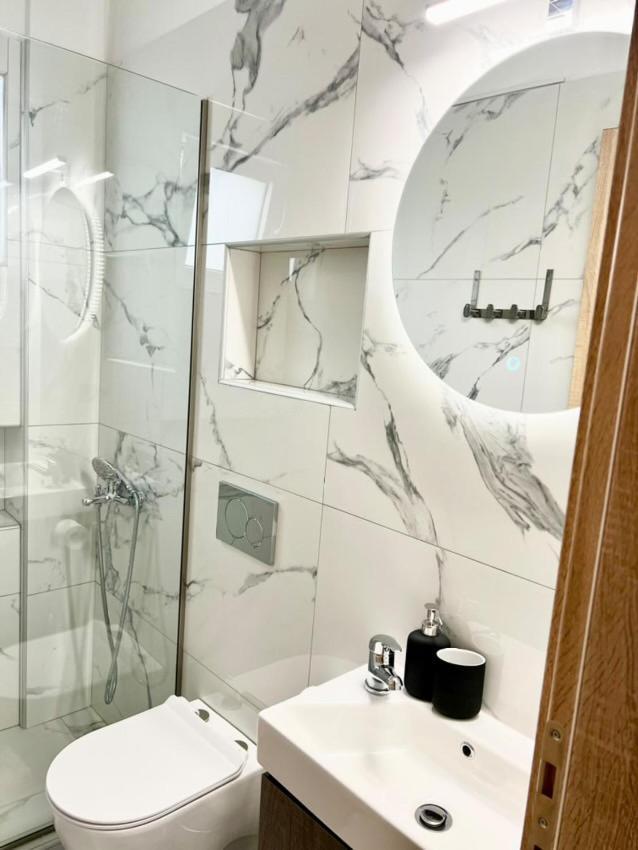 Ionia's Comfort - 1st Floor Apartment